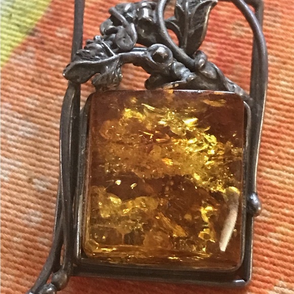 Amber brooch/pin - Picture 2 of 2